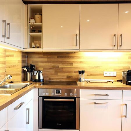 Schoenes Neues Hochwertig Renoviertes 2-Zimmer Appartement In Der 4. Etage. 韦斯特兰 外观 照片