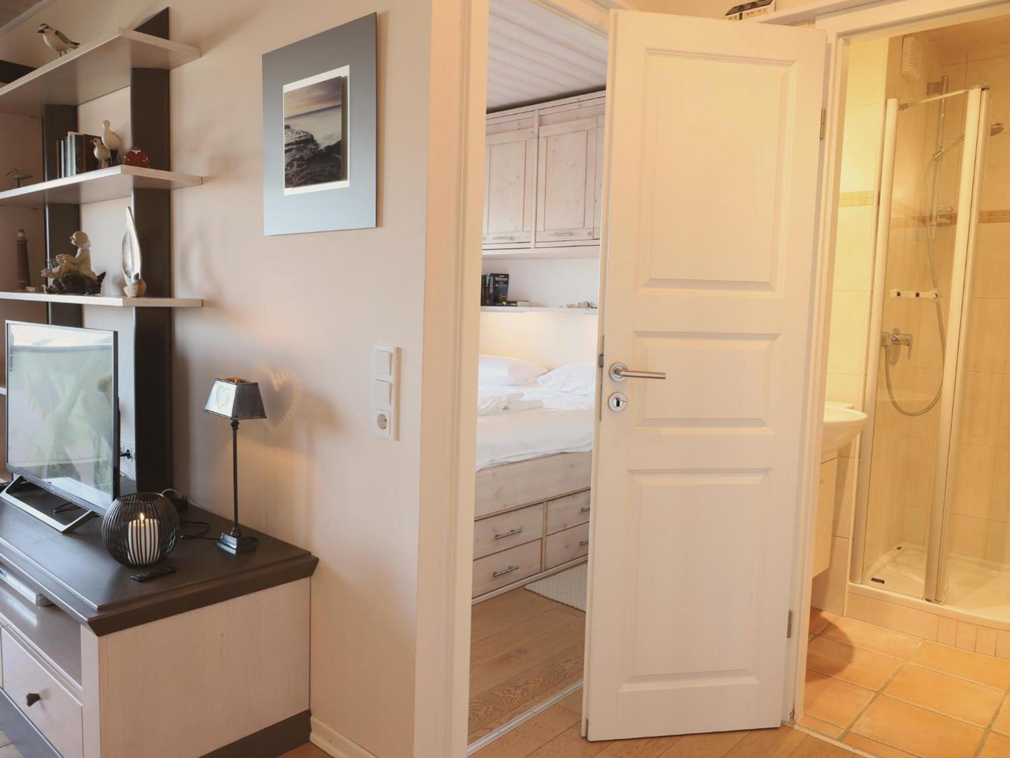 Schoenes Neues Hochwertig Renoviertes 2-Zimmer Appartement In Der 4. Etage. 韦斯特兰 外观 照片